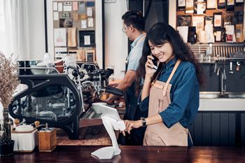 2B perks discounts on local eateries and shopping